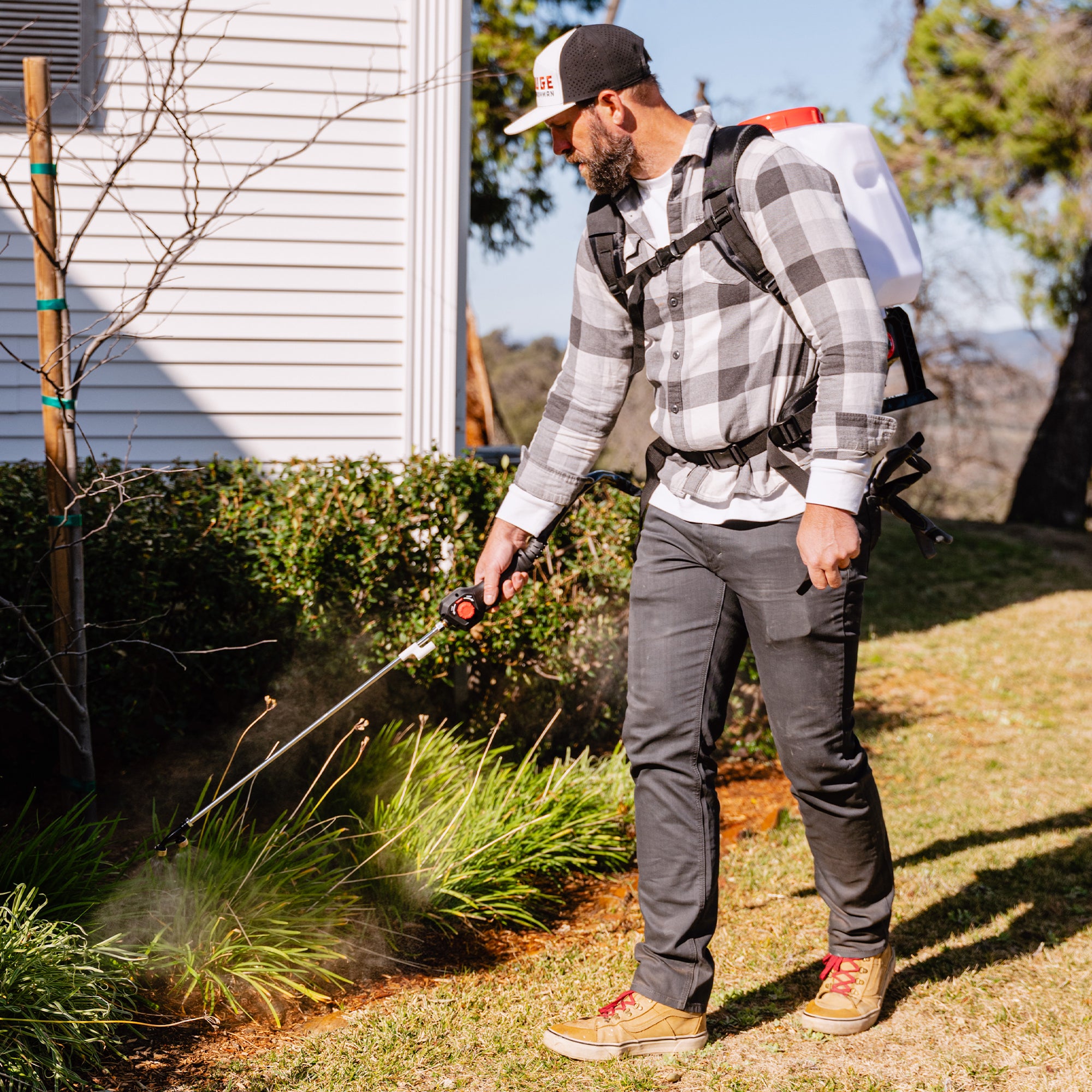 5 Gallon Battery Powered Backpack Sprayer 36V Electric 30 Ft Reach Adjustable Flow for Lawn, Pest, Weed, and Fertilizer Applications