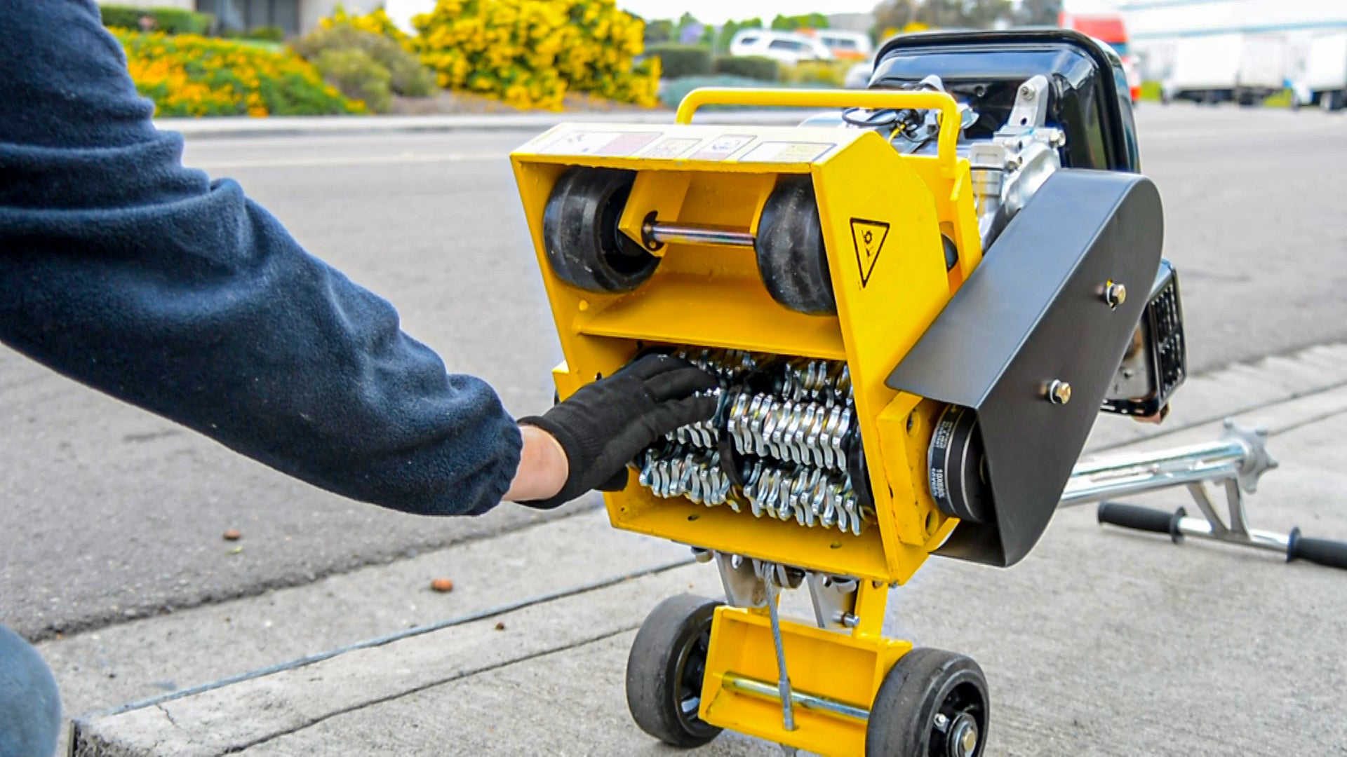How To Install A Drum Cage Blade On A TSCAR-8H 8” Gas Concrete Scarifier