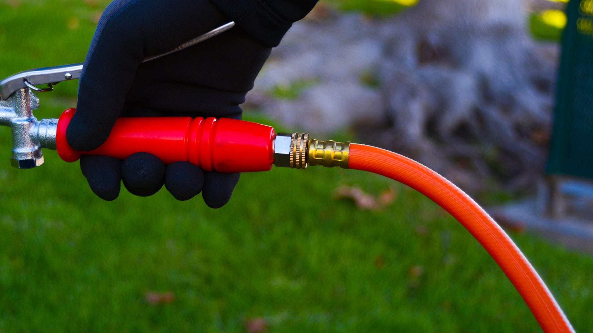 How To Attach The Hose On A TPS25 Mosquito Backpack Sprayer