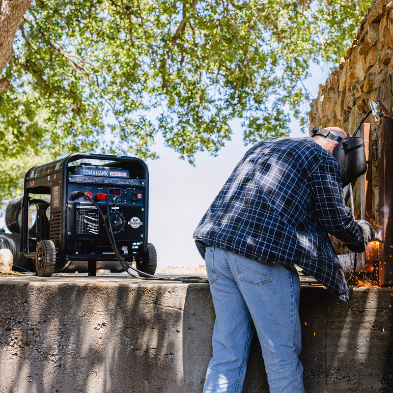 Factory Reconditioned 15 HP Gas Powered Portable 2,000 Watt Generator with 210 Amp Welder