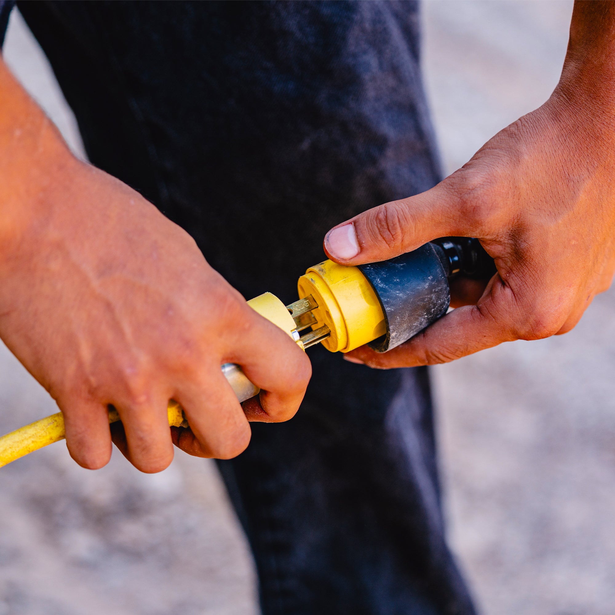 electric-plate-compactor-tamper-tomahawk-power-plug.jpg__PID:35ddbb37-d569-4535-a96a-9c7385e0df10